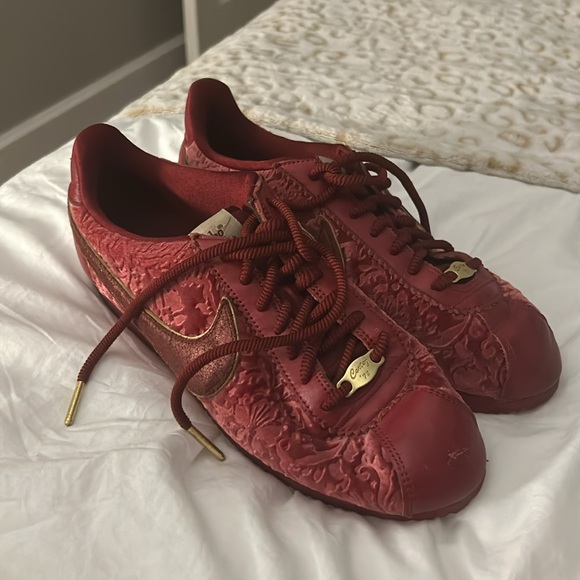 Nike Cortez Classic Special Edition Velvet Red Crush Casual Lace Sneaker Size 10 - Picture 13 of 14